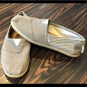 TOMS men’s 10.5 grey canvas shoes